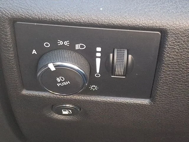 Used 2018 Gray Jeep Altitude image 25