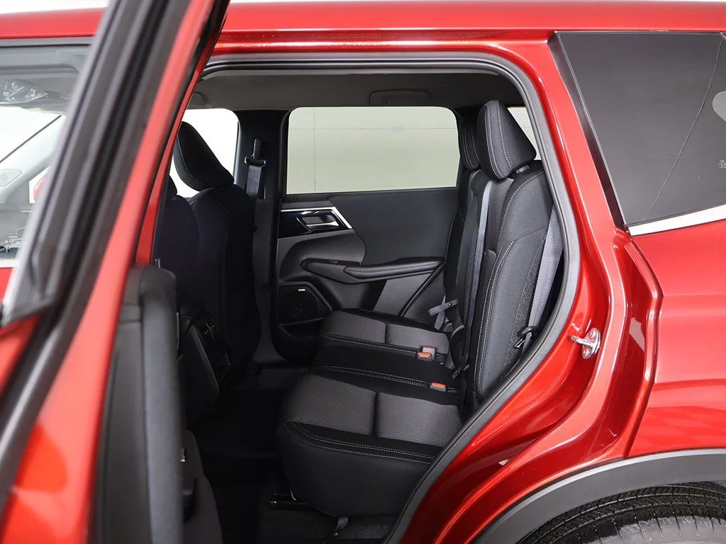 New 2026 Red Mitsubishi ES image 26