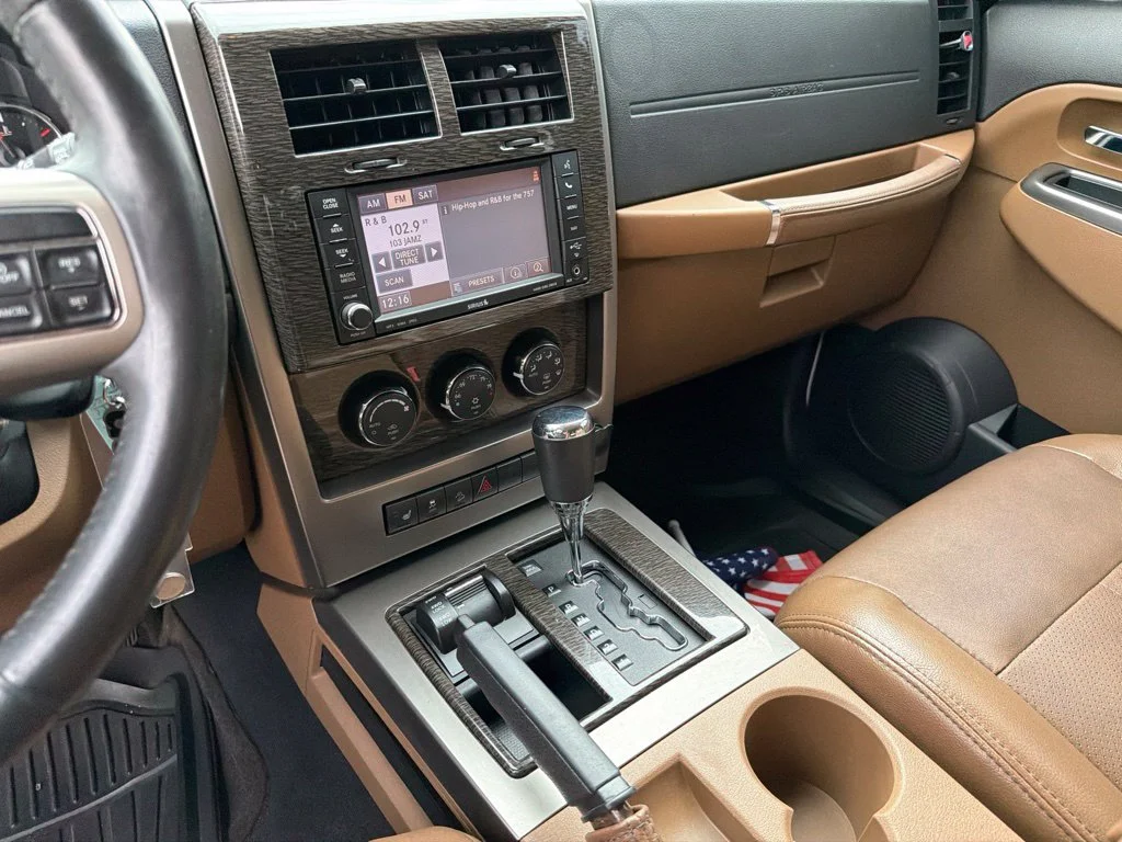 Used 2012 White Jeep Limited image 19