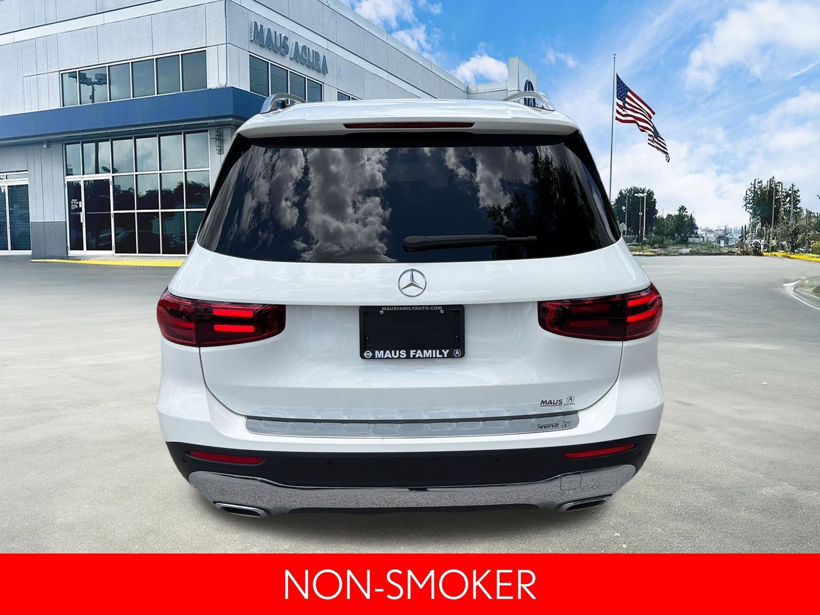Used 2025 Polar White Mercedes-Benz GLB 250 image 5