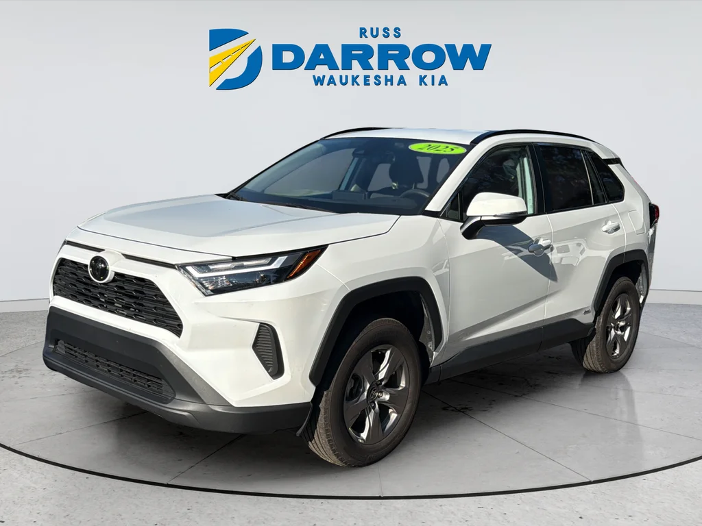 Used 2025 White Toyota XLE image 1