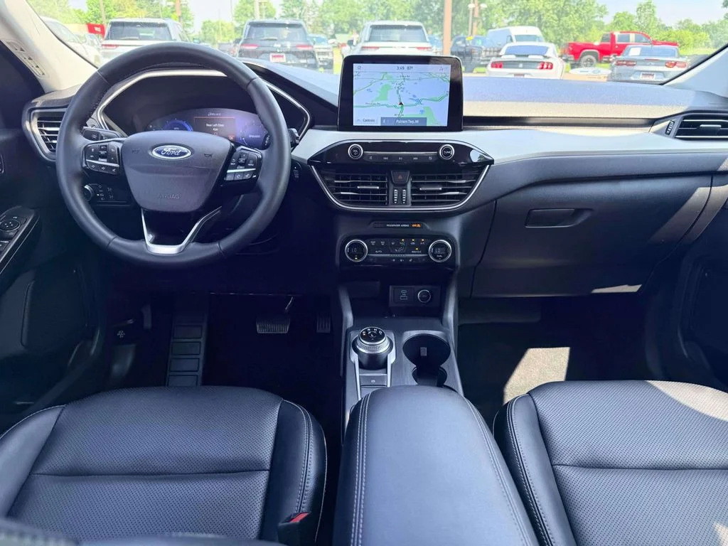 Used 2021 Blue Ford SEL image 3