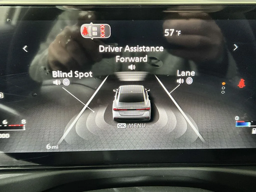 New 2026 White Nissan SR image 10