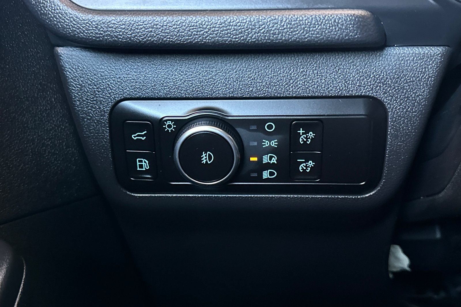 Used 2025 Silver Ford Base image 30