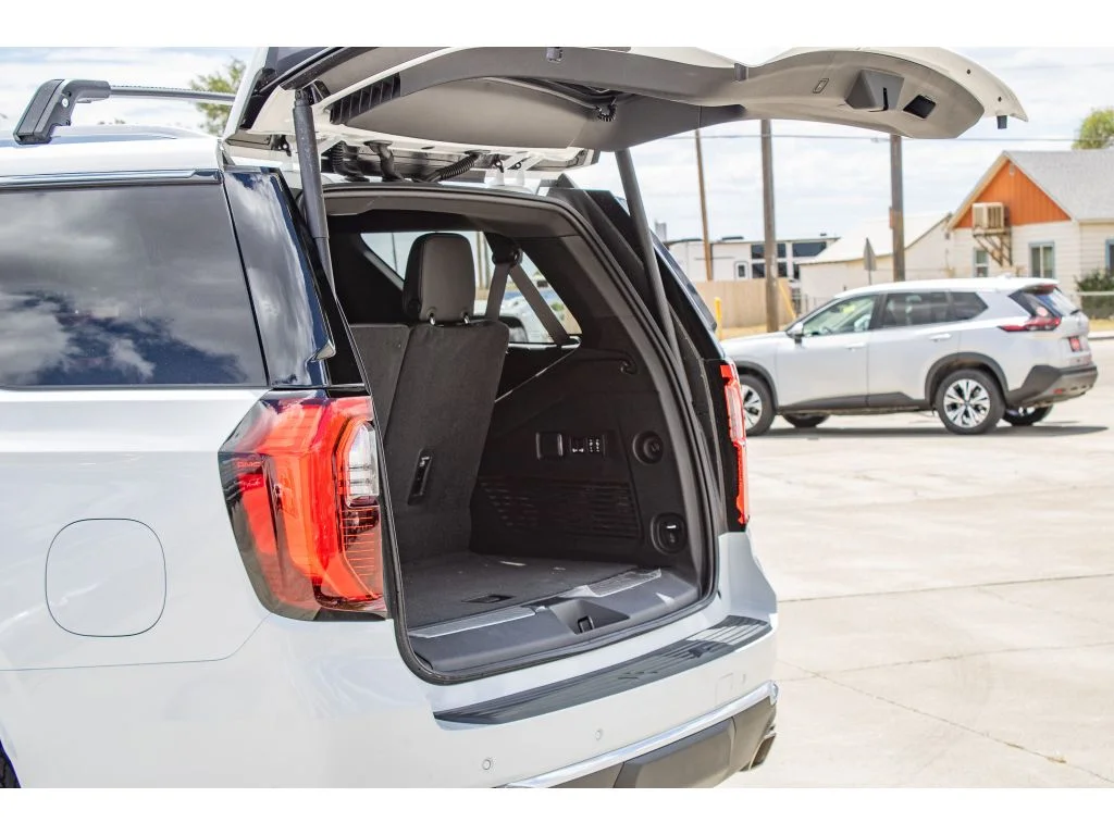 2026 GMC Yukon Denali - Photo 10