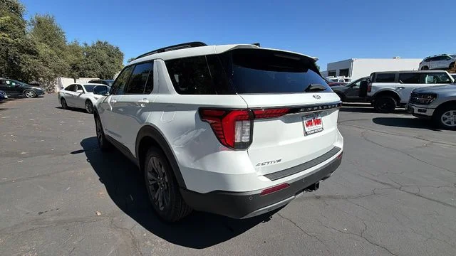 New 2027 White Ford 4DR 4WD ACTIVE image 6