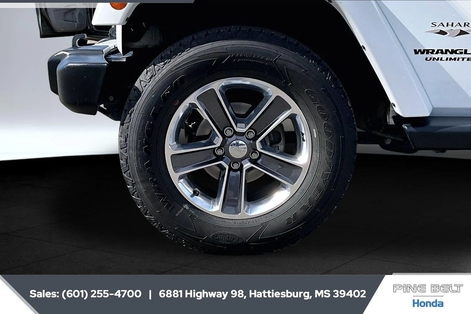 Used 2016 Bright White Clearcoat Jeep Sahara image 7