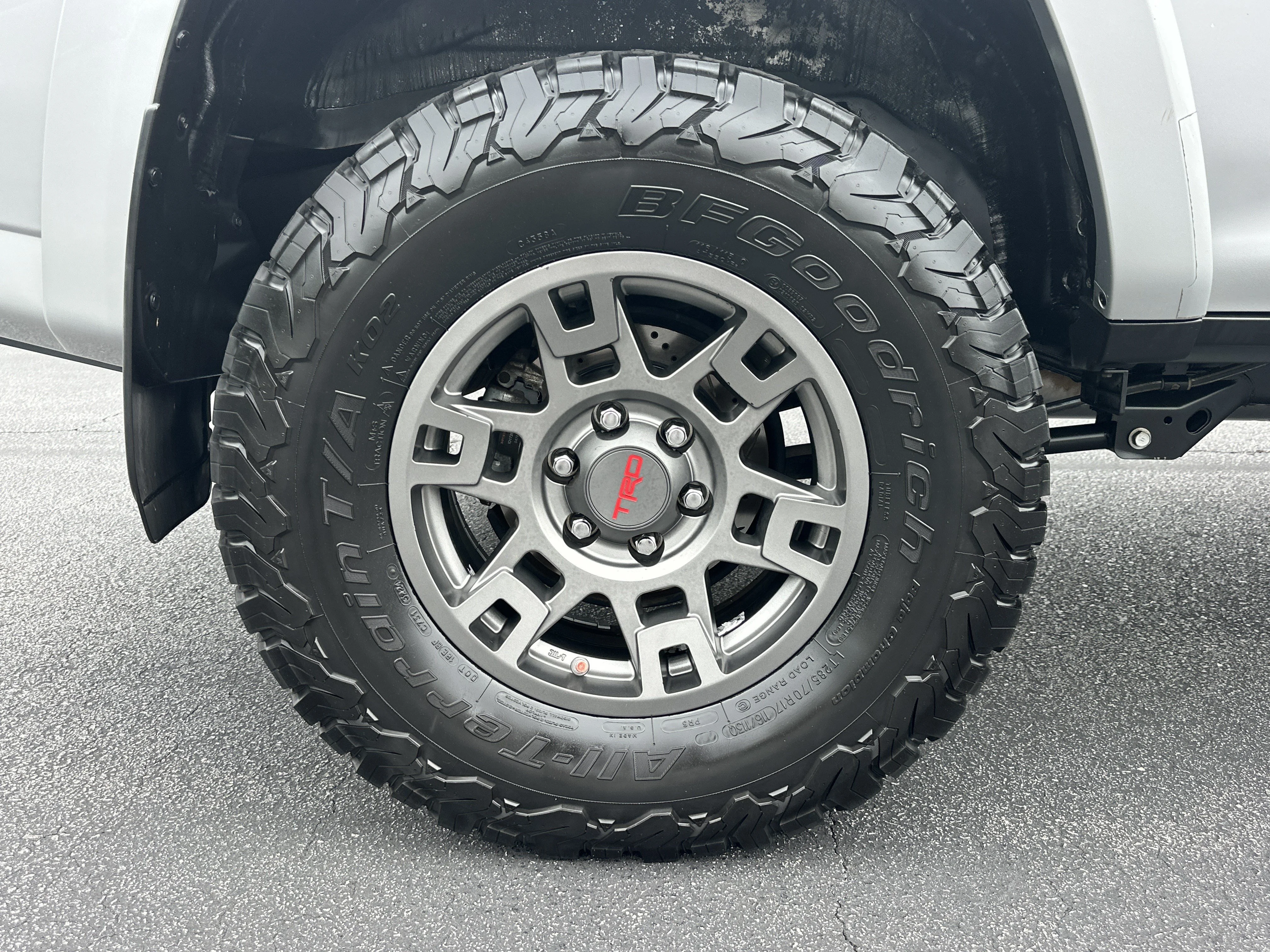 Used 2019 Classic Silver Metallic Toyota SR5 Premium image 17