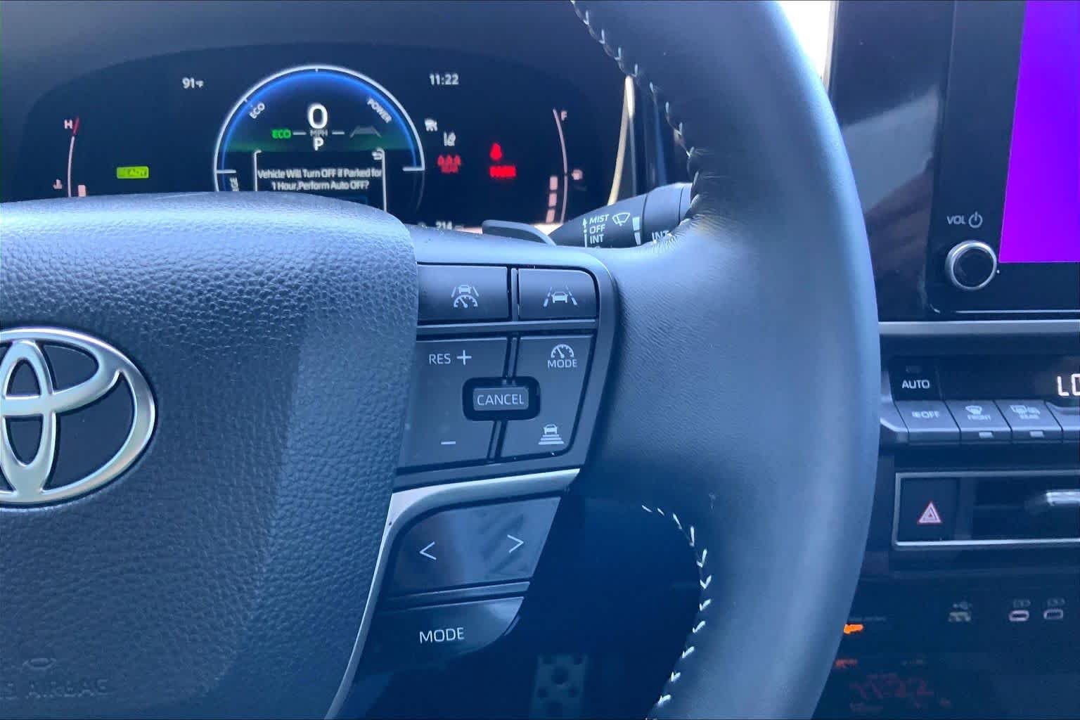 Certified Used 2025 Ice Cap Toyota SE image 22