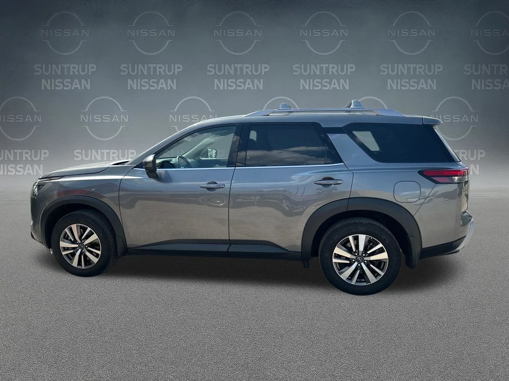 Used 2025 Gray Nissan SL image 33