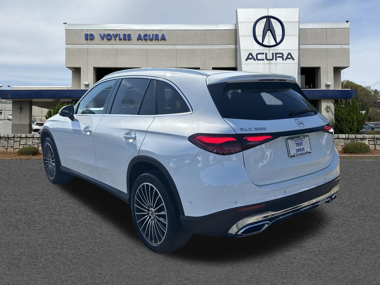Used 2025 Polar White Mercedes-Benz GLC 300 image 7