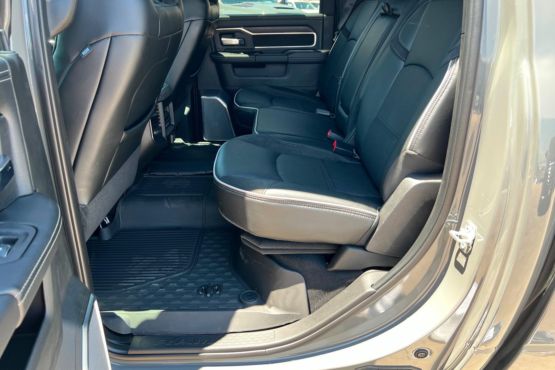 New 2026 Ceramic Gray Clear-Coat Exterior Paint RAM Laramie image 22