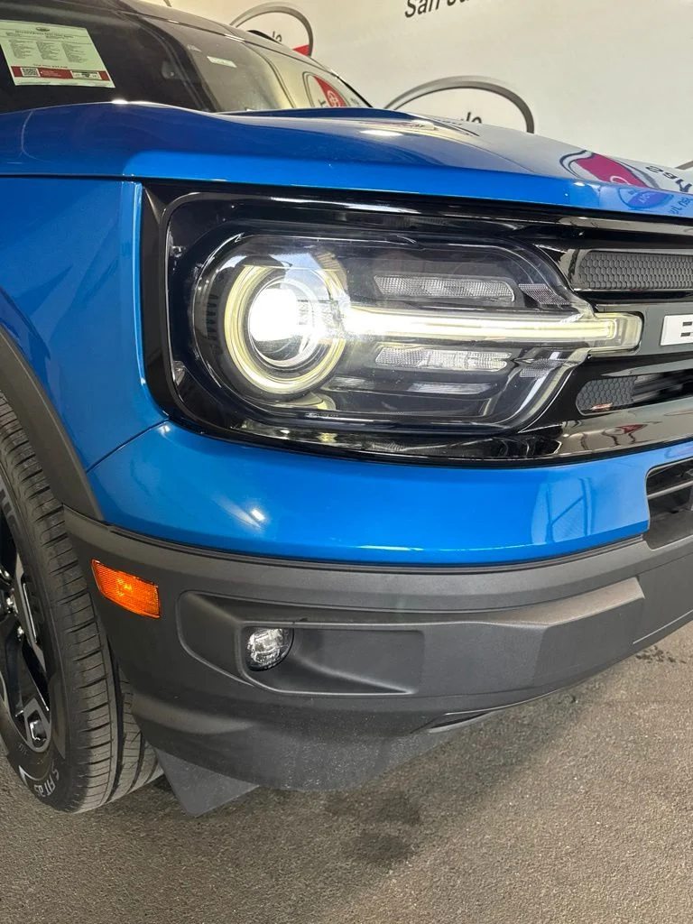 Used 2022 Blue Ford Outer Banks image 14