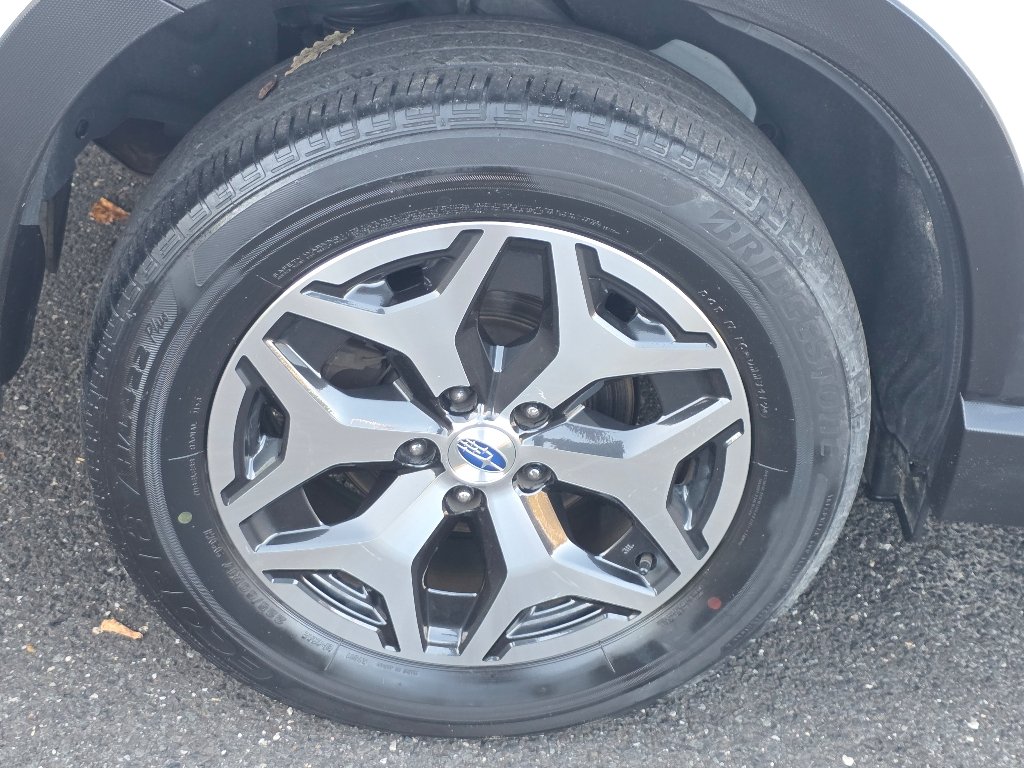 Used 2020 White Subaru Premium image 35