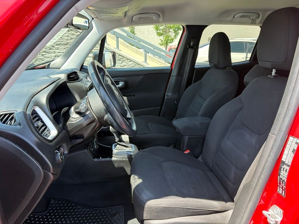 Used 2020 Red Jeep Latitude image 10