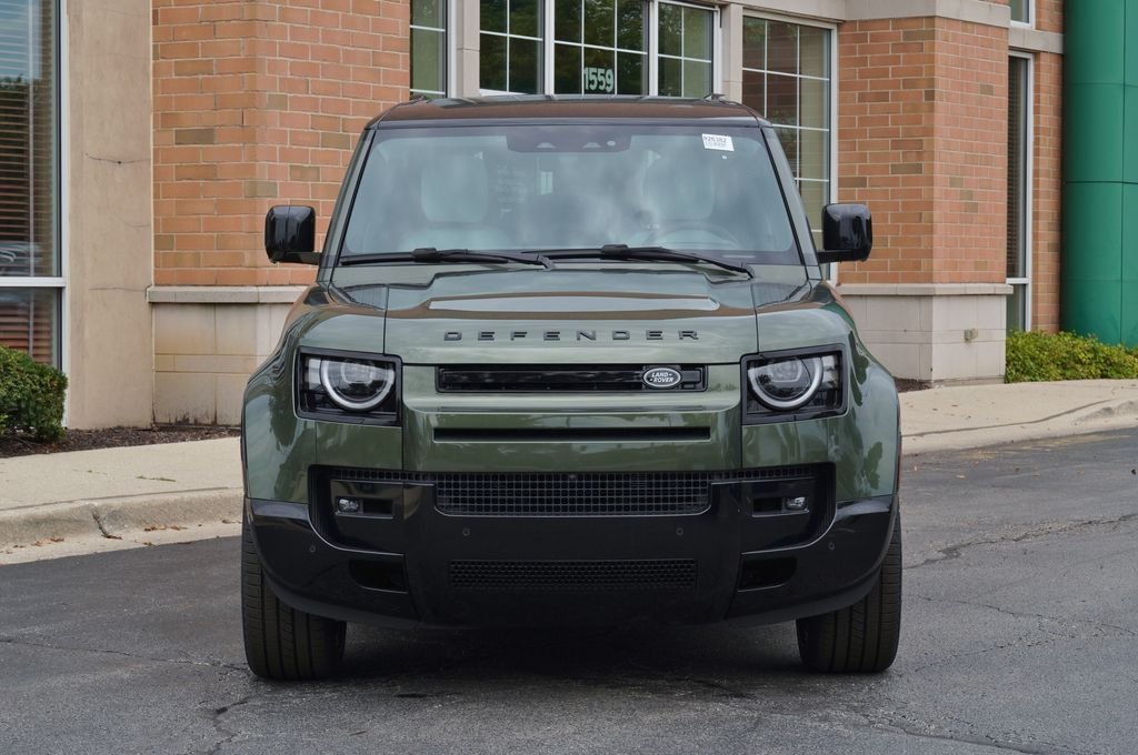 New 2026 Woolstone Green Land Rover X-Dynamic SE image 4