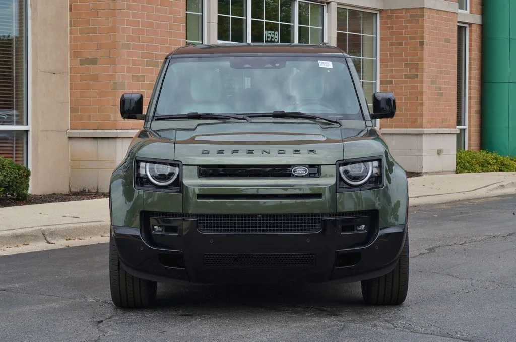 New 2026 Woolstone Green Land Rover X-Dynamic SE image 4