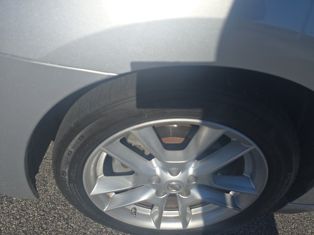 Used 2010 Silver Nissan 3.5 S image 5