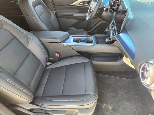 2025 Chevrolet Equinox EV LT - Photo 12