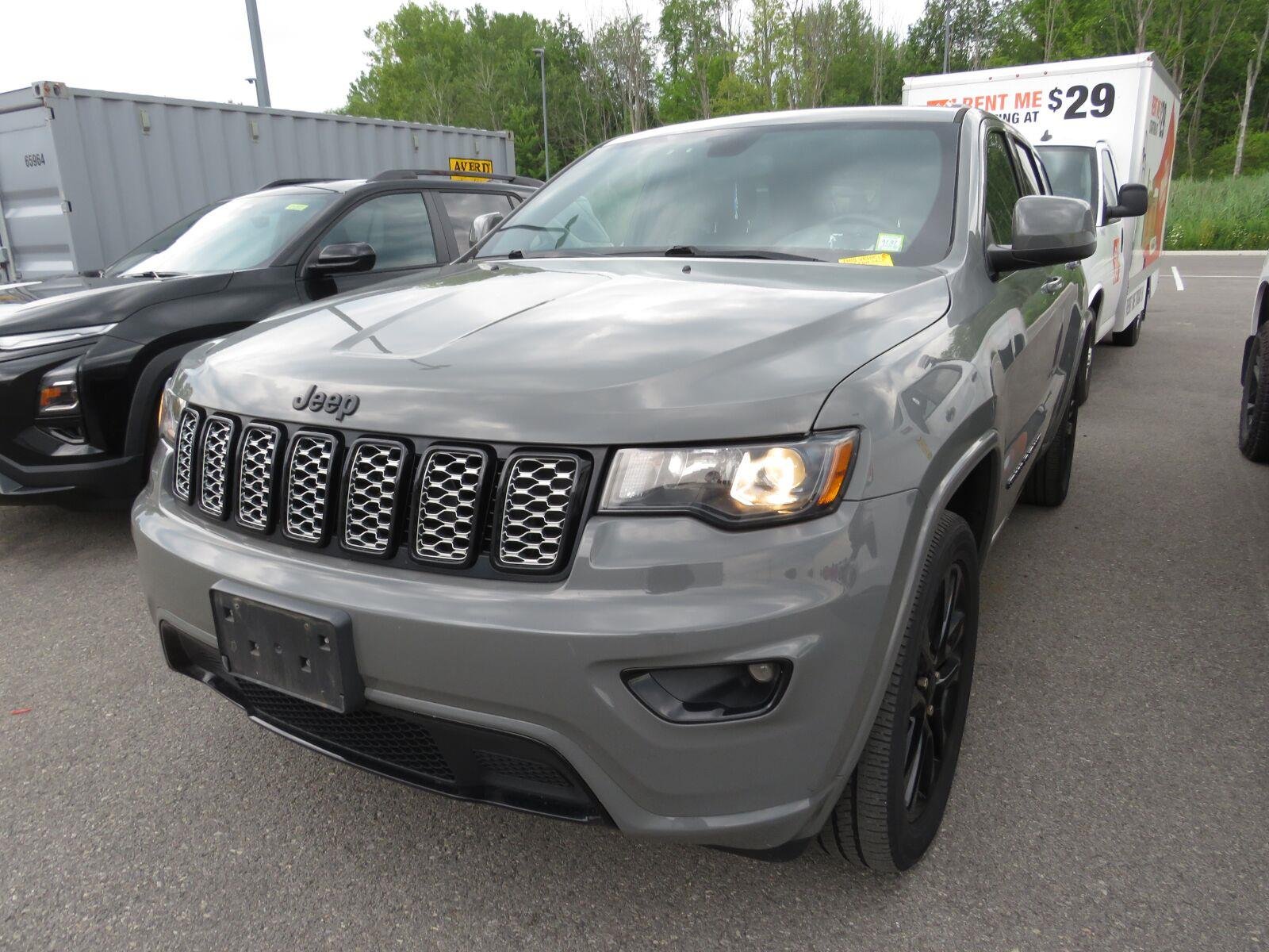Used 2020 Sting-Gray Clearcoat Jeep Altitude image 13