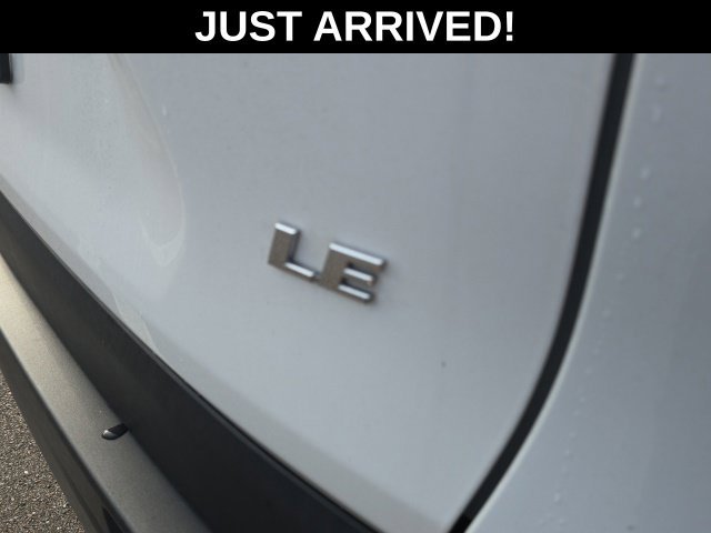 2024 Toyota RAV4 LE - Photo 6