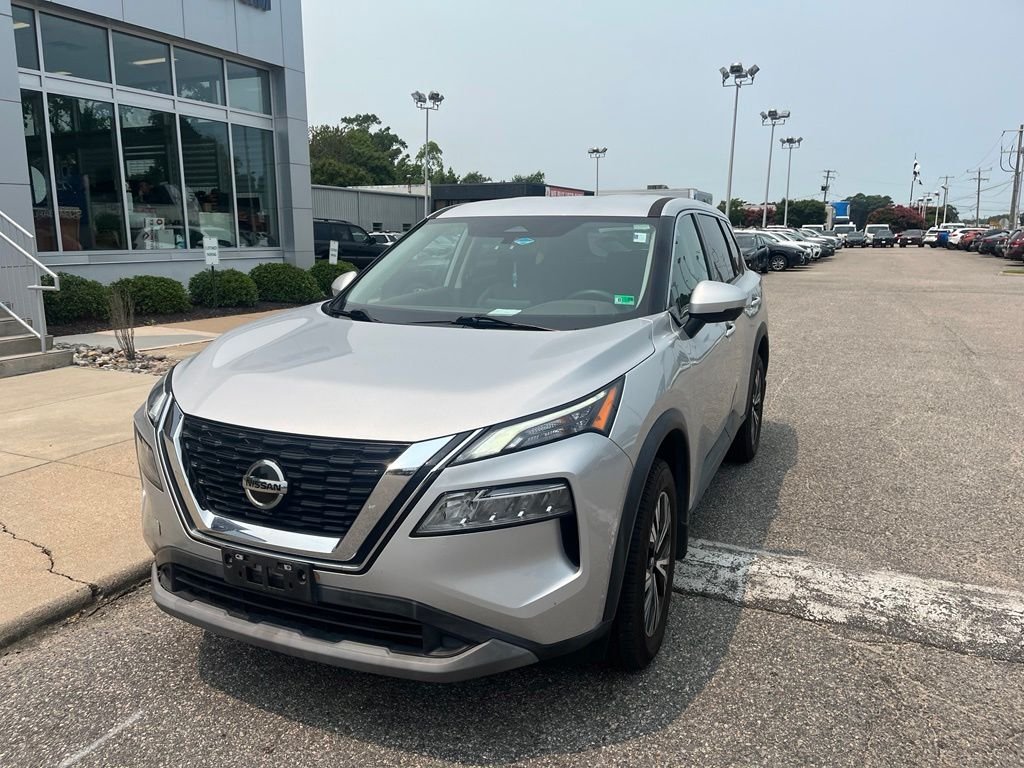 Used 2021 Silver Nissan SV image 7