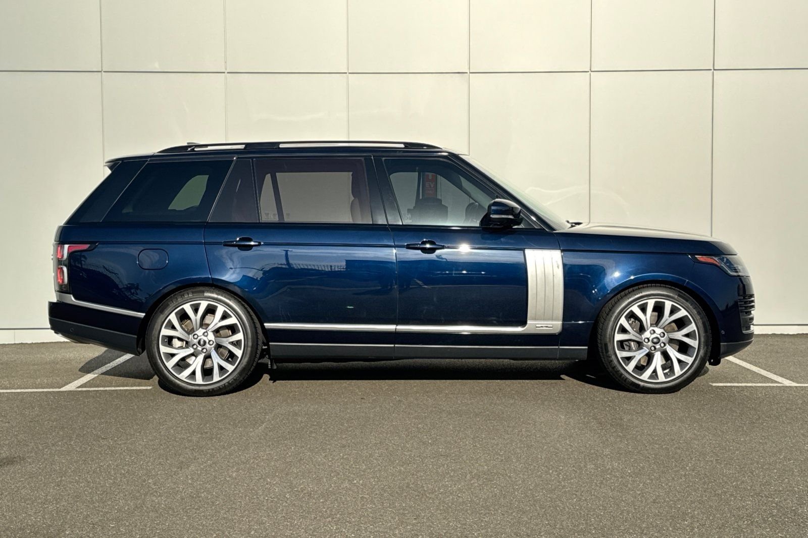 Used 2021 Blue Land Rover Westminster image 6