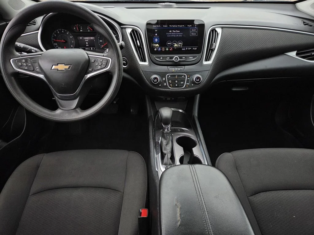 Used 2023 White Chevrolet LT image 8