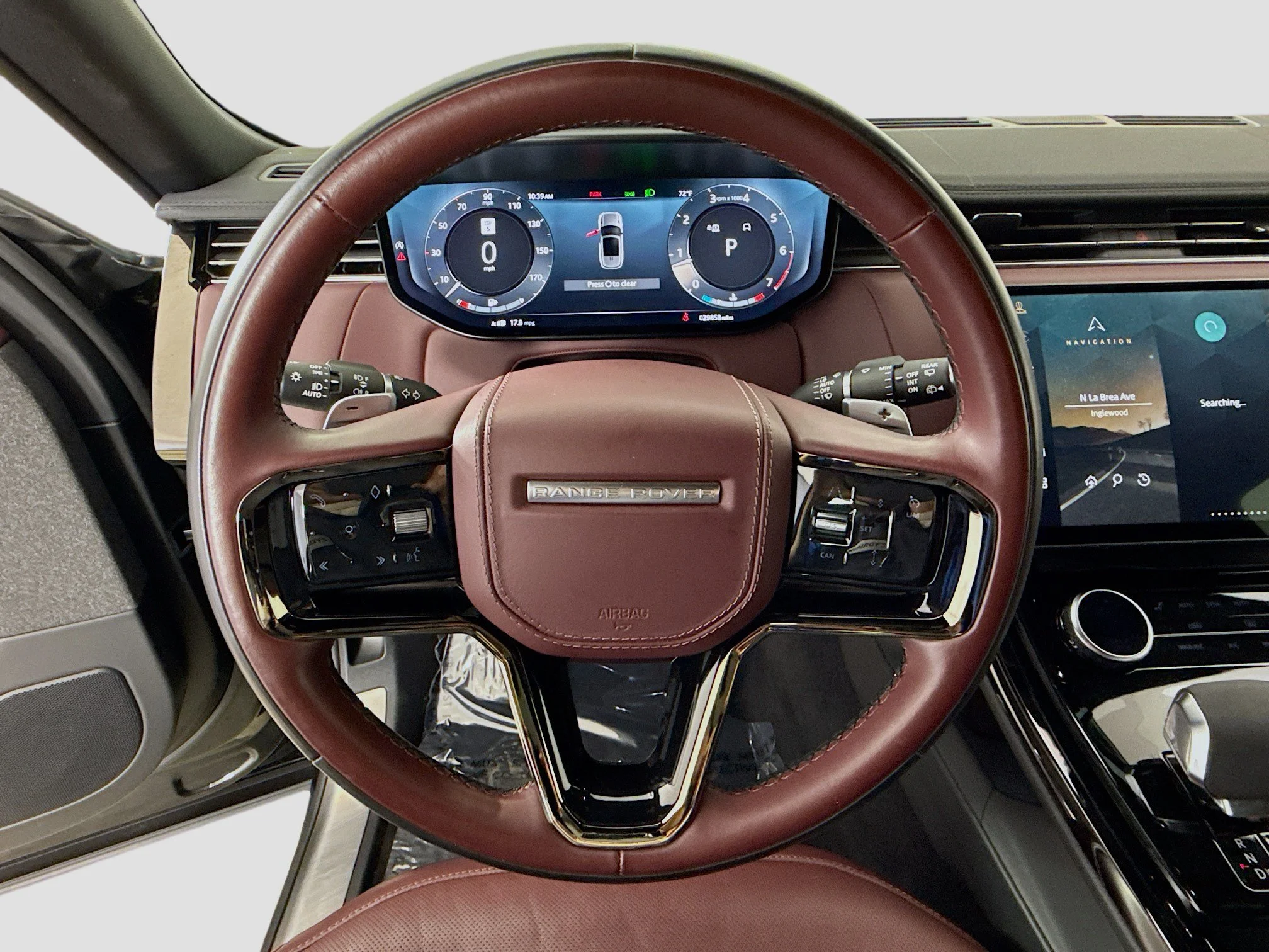 Used 2023  Land Rover SE Dynamic image 13