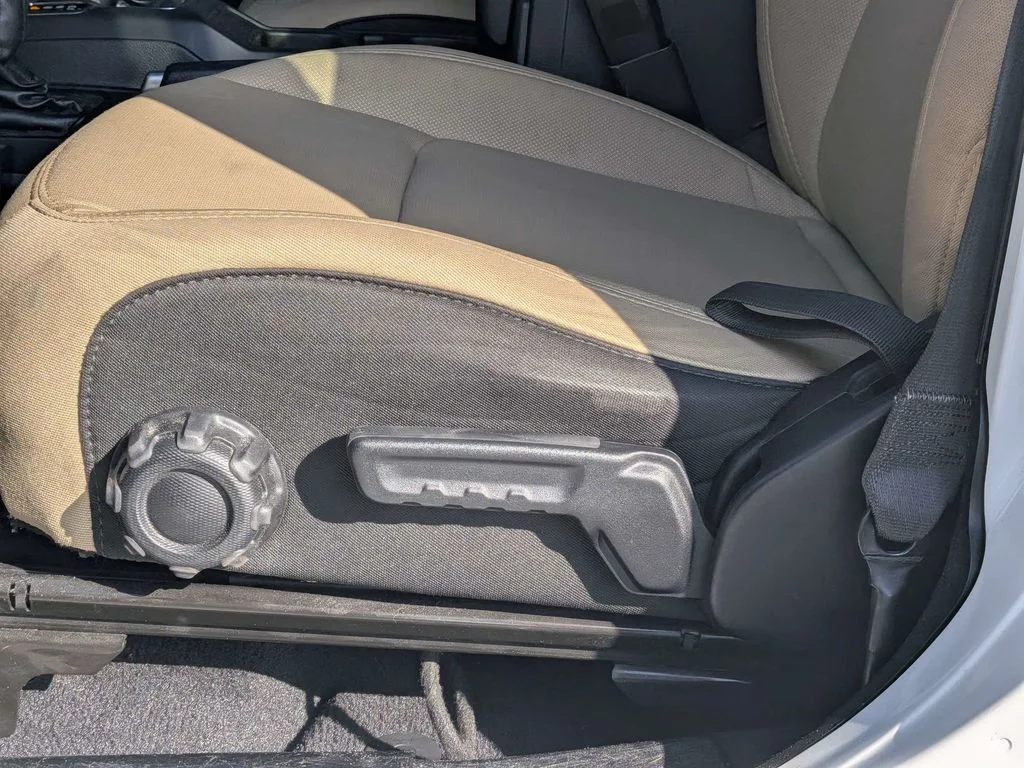 Used 2020 White Jeep Unlimited Sport image 18