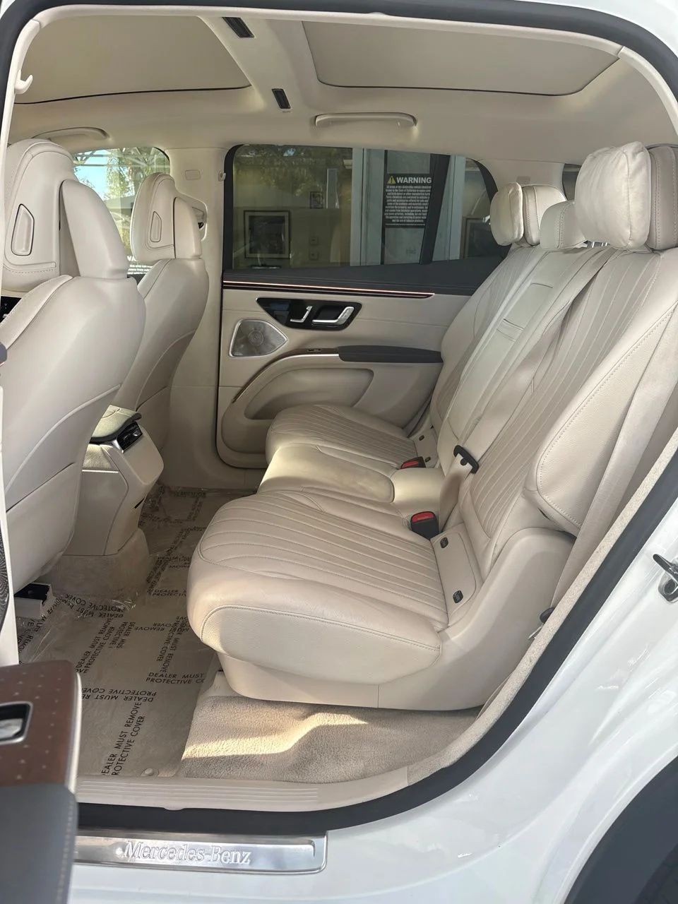 Certified Used 2023 White Mercedes-Benz 450 Sports Utility Premium Trim image 10
