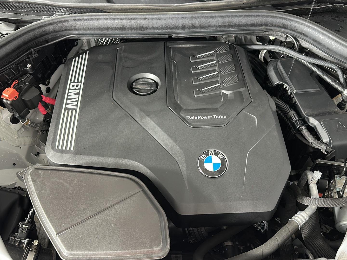 Used 2024 Mineral White Metallic BMW xDrive30i image 31