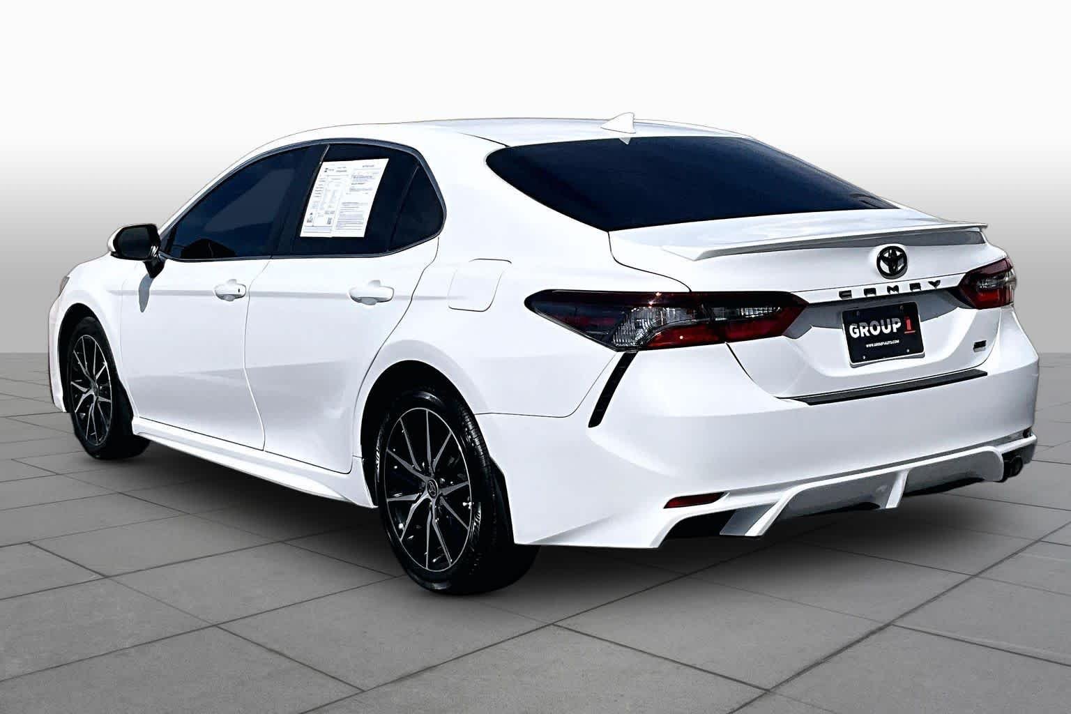 Used 2024 Ice Cap Toyota SE image 11