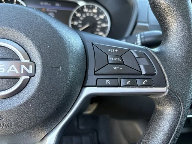 Used 2025 White Nissan 2.5 SV image 29