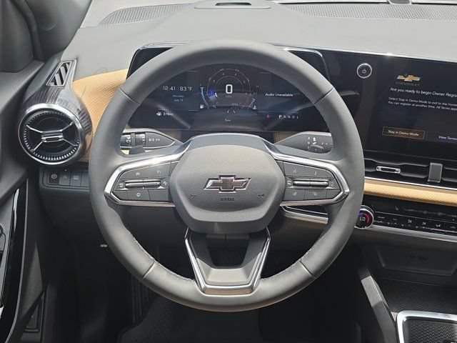 New 2027 Polar White Tricoat Chevrolet ACTIV image 12