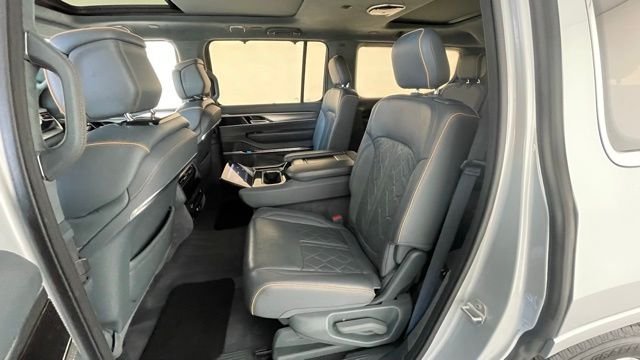 2023 Jeep Grand Wagoneer Series III - Photo 40