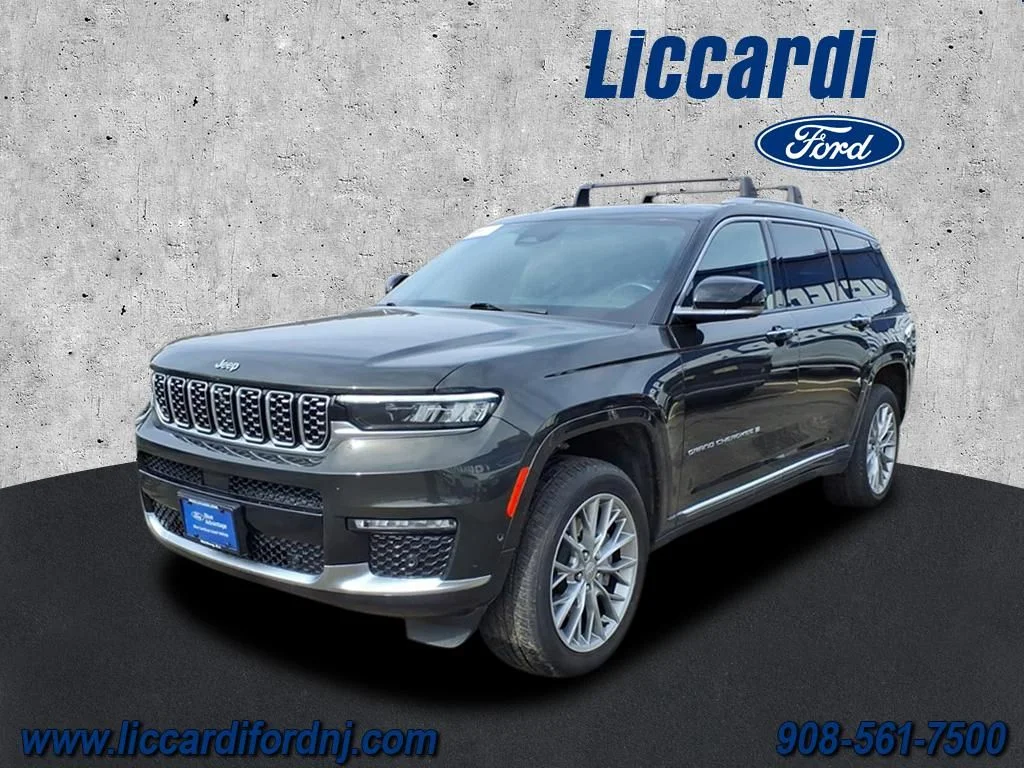 Used 2022 Gray Jeep Summit image 3