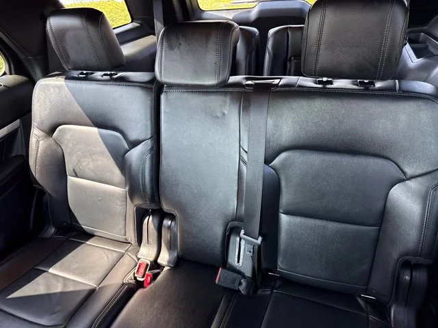 Used 2017 Silver Ford XLT image 2