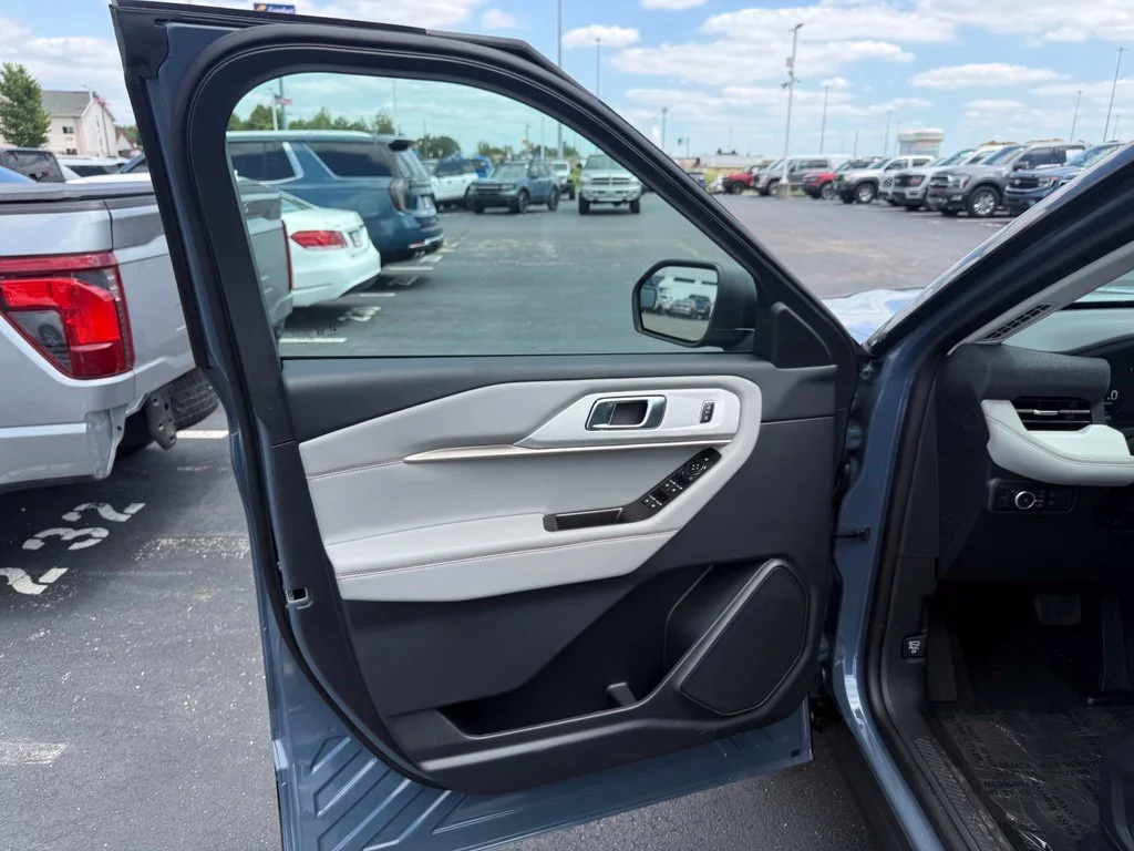 New 2026 Vapor Blue Metallic Ford Active image 13