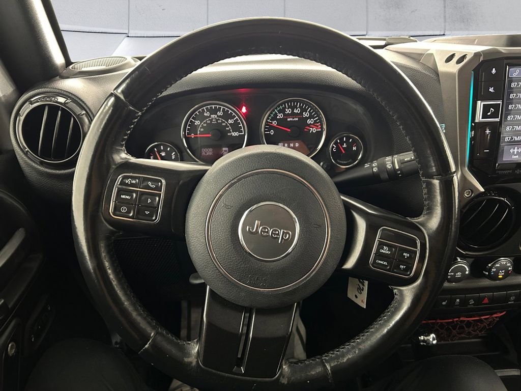 Used 2017 Silver Jeep Unlimited Rubicon Recon image 9