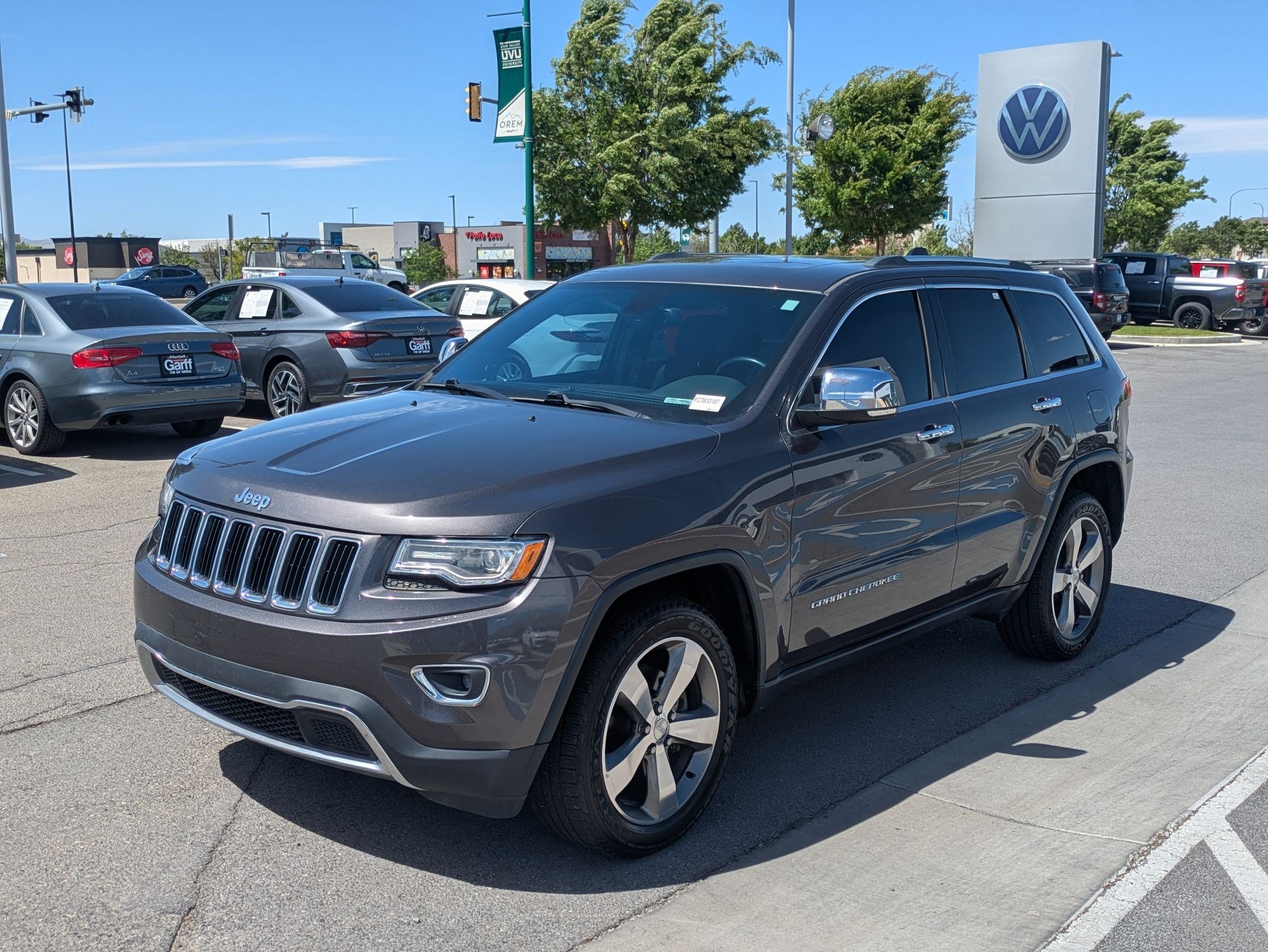 Used 2015 Granite Crystal Metallic Clearcoat Jeep Limited image 7
