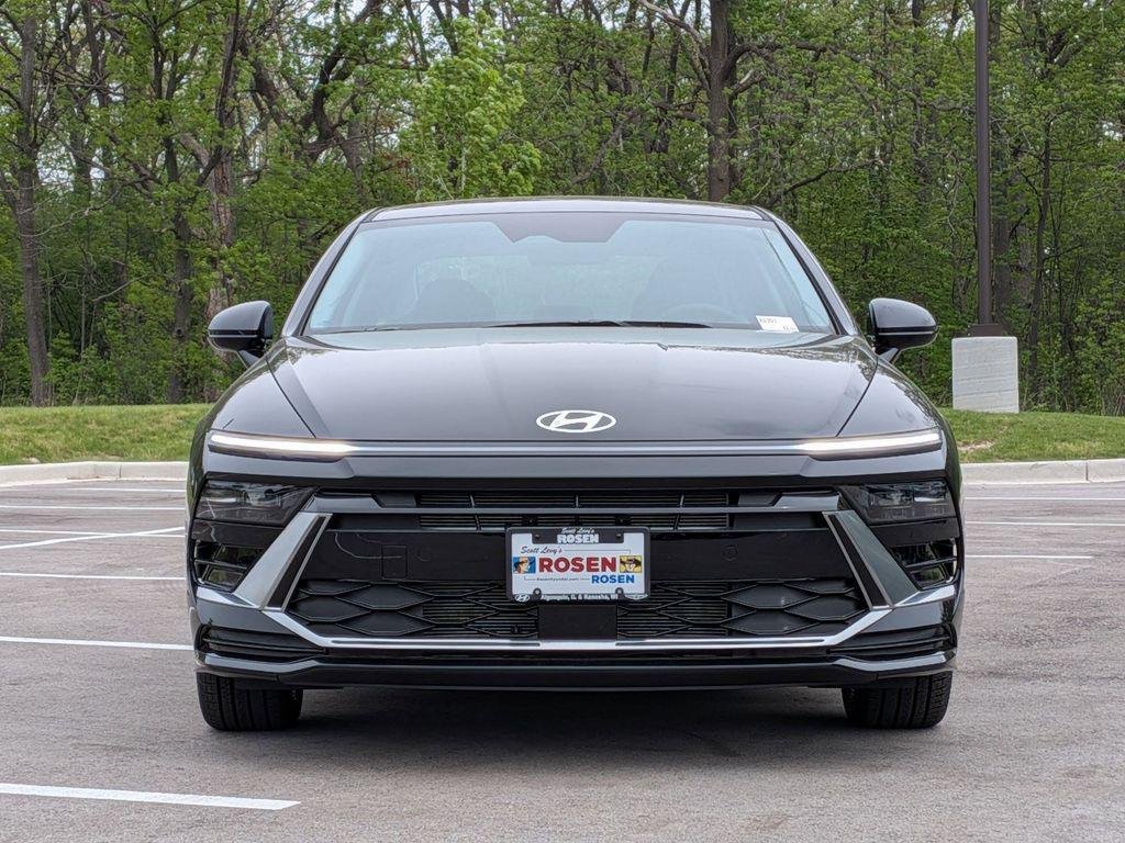 New 2026 Black Hyundai SEL Sport image 2