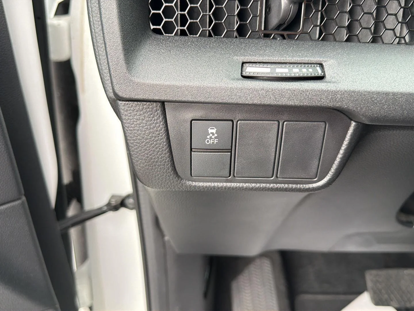 Used 2024 Platinum White Pearl Honda Sport image 27