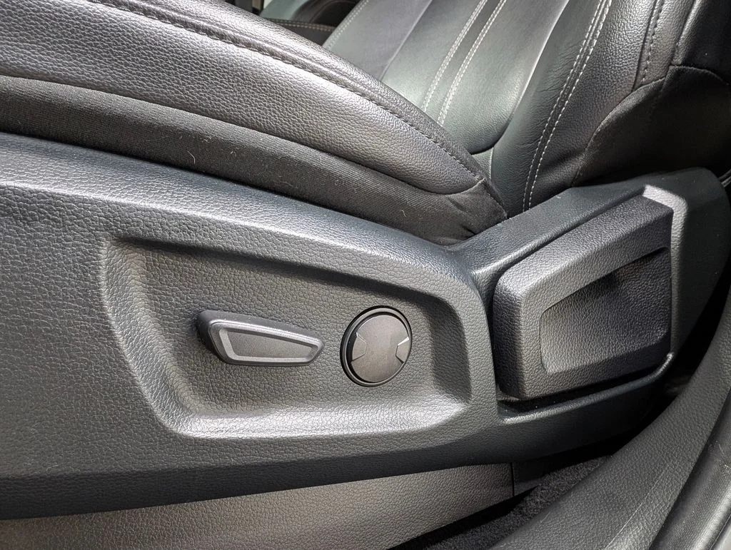 Used 2022 Shadow Black Ford Lariat image 11
