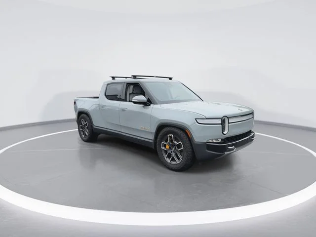 Used 2022  Rivian Adventure image 2