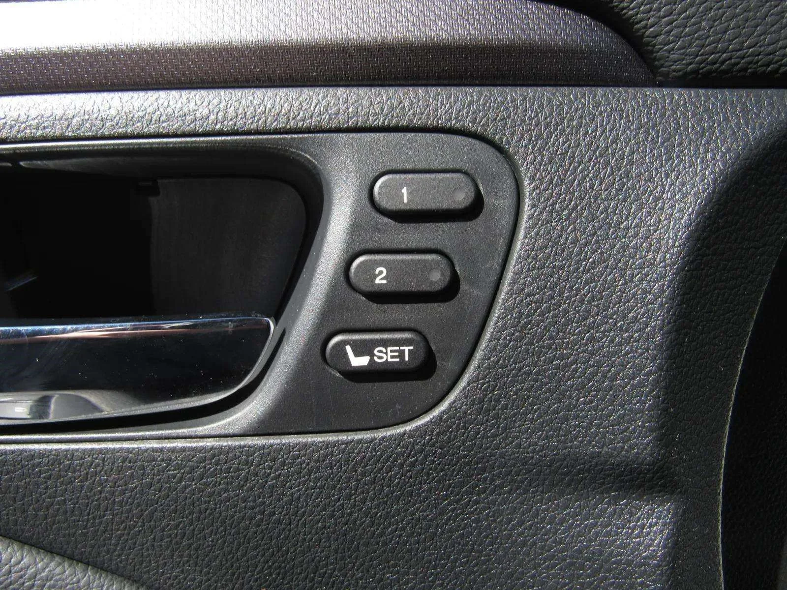 Certified Used 2025 Platinum White Pearl Honda AWD RTL image 53