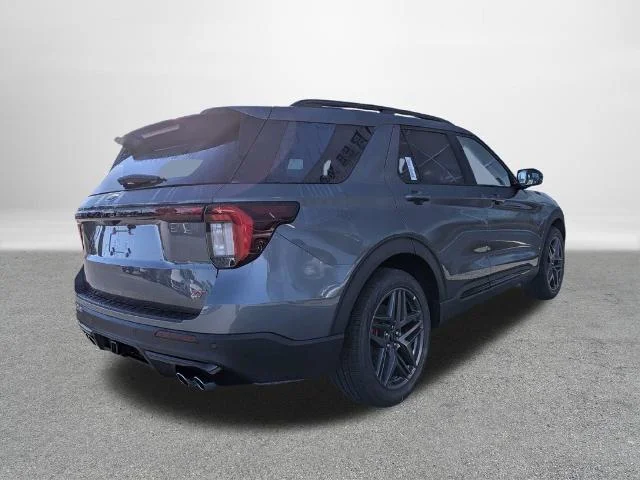 New 2027 Carbonized Gray Metallic Ford ST-Line image 32