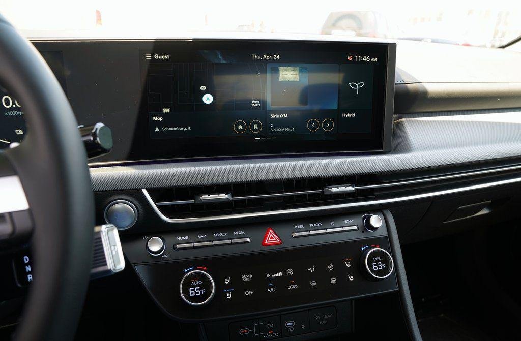 2025 Hyundai Sonata Hybrid Limited - Photo 17