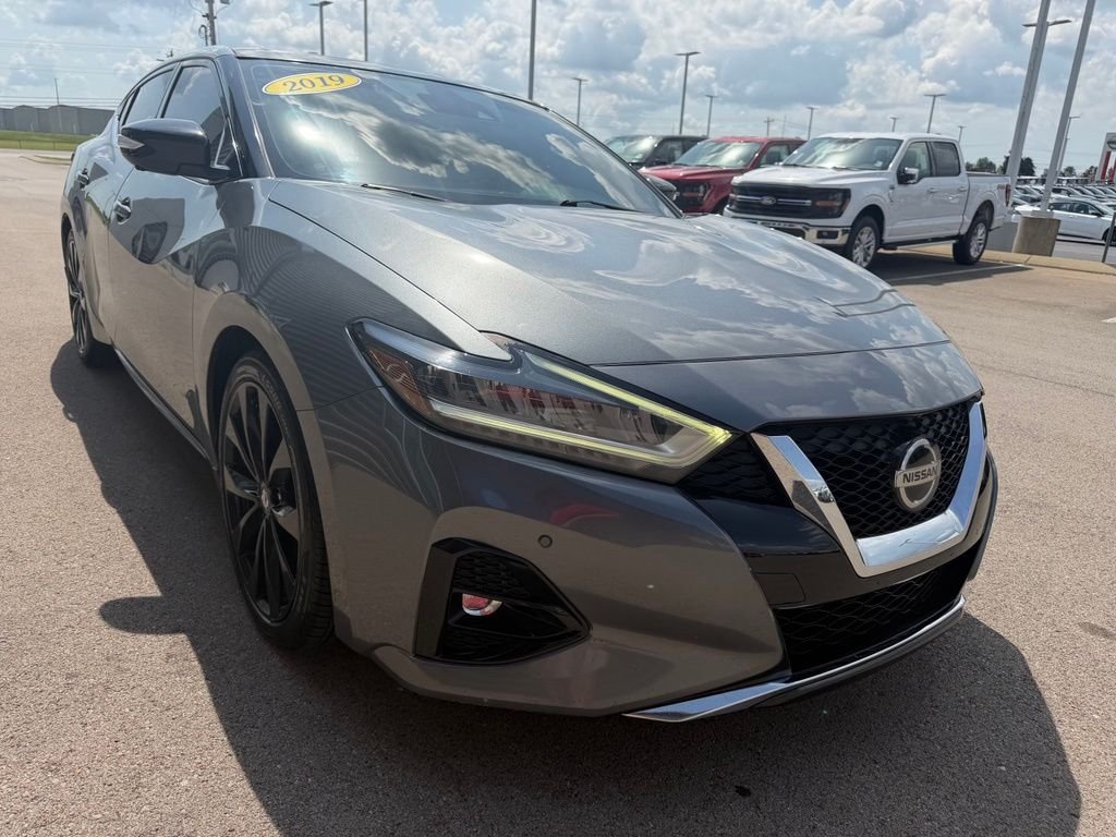 Used 2019 Gray Nissan SR image 35