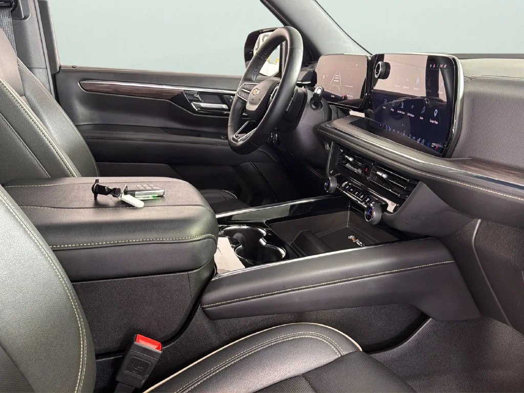 2025 Chevrolet Suburban Premier - Photo 37